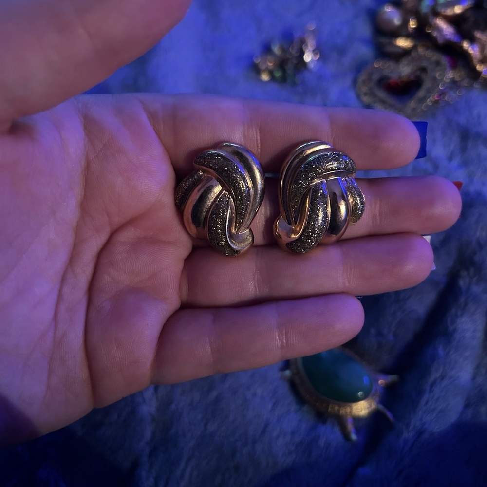 Vintage Avon 1987 Glitter Swirl Earrings